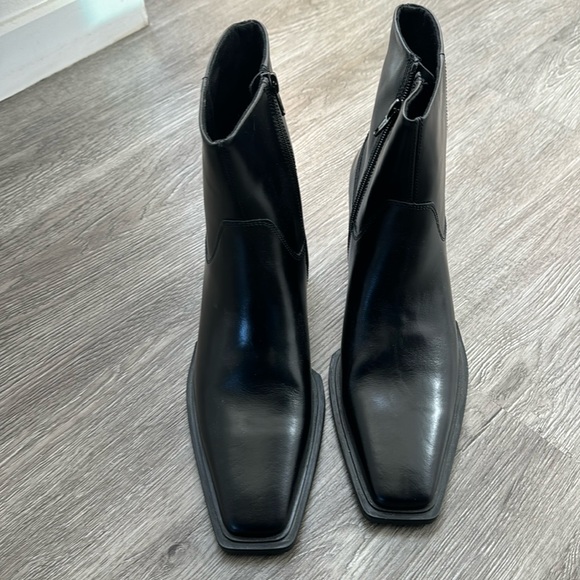 Vagabond Shoes - Vagabond black leather bootie. Size 39. NWOT